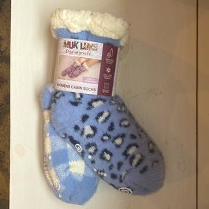 NWT Muk-Luks Skidproof Heavyweight Socks